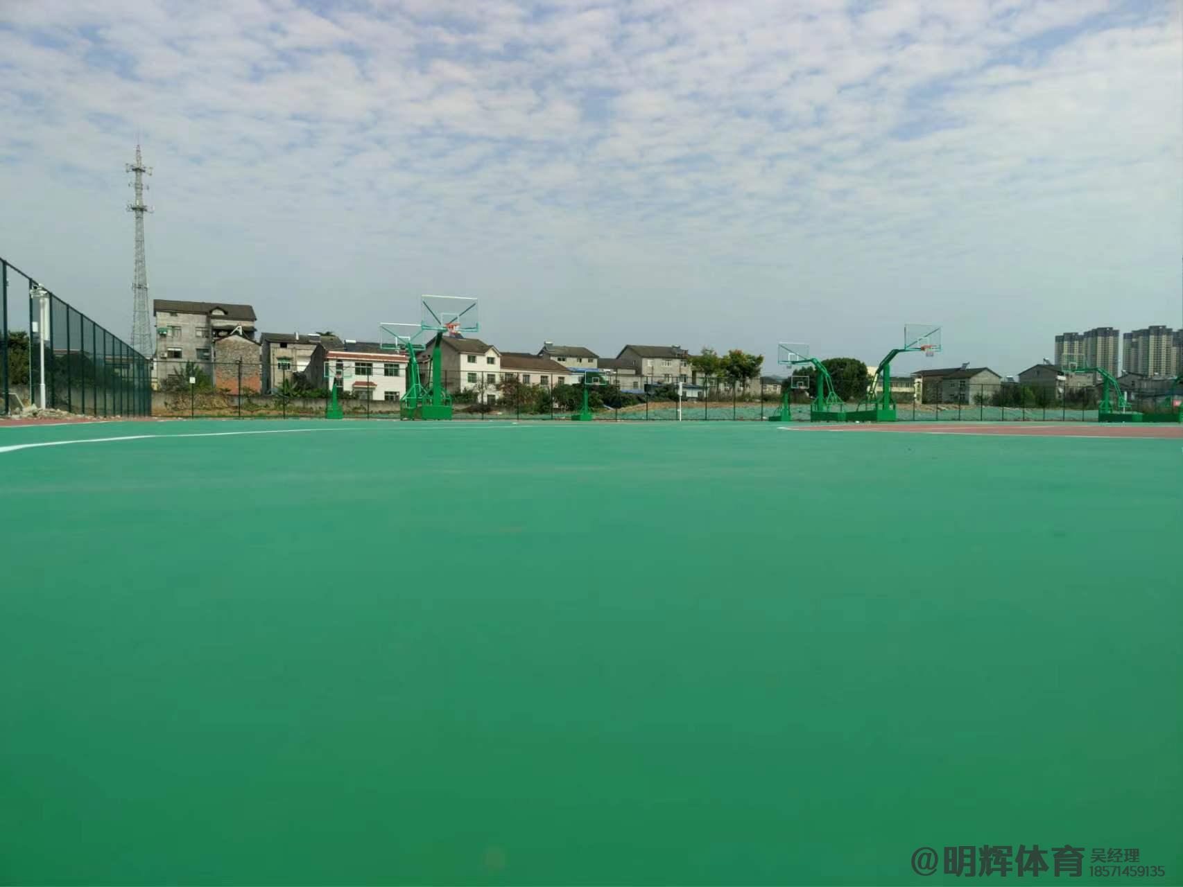 安多硬地丙烯酸球场的优缺点